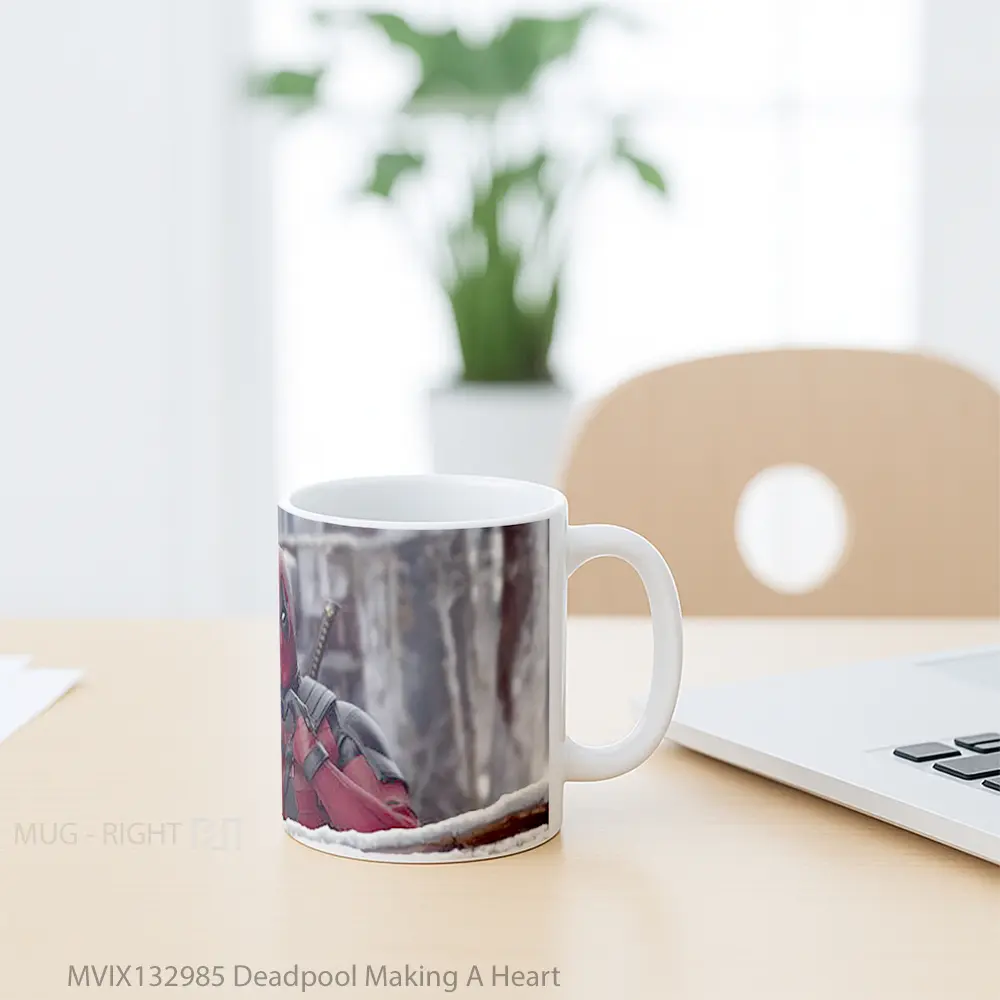 Mug Deadpool Making A Heart Gelas Superhero - All-side / Desain