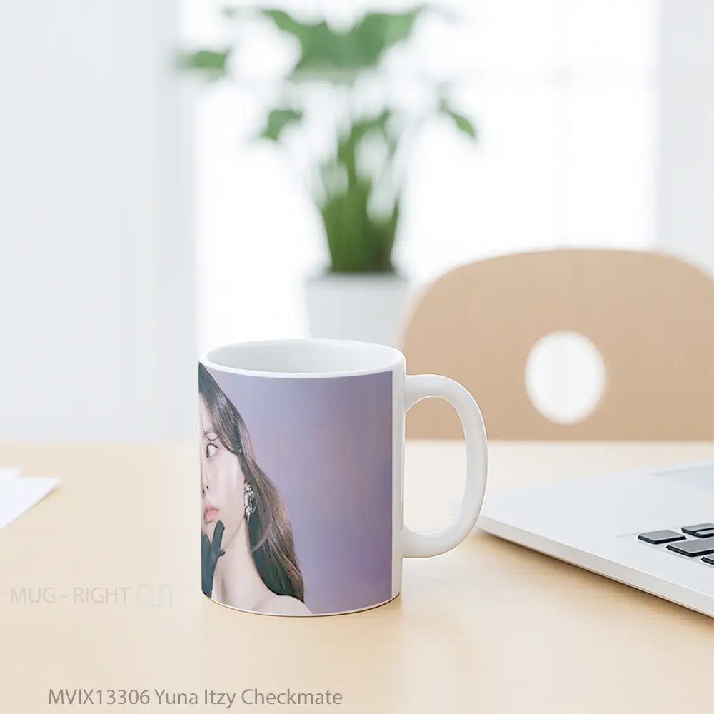 Mug Yuna Itzy Checkmate Gelas Keramik Unik - All-side / Desain