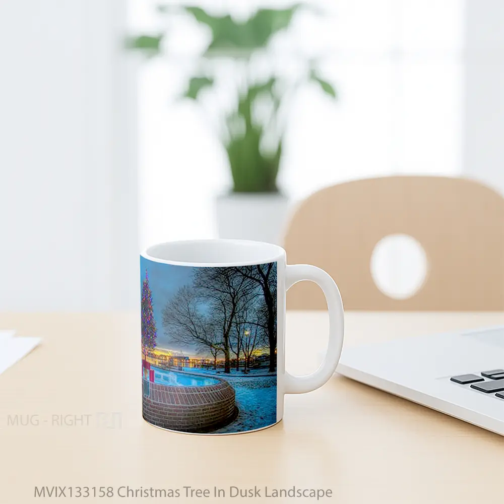 Mug Christmas Tree In Dusk Landscape Gelas Pemandangan Alam - All-side / Desain