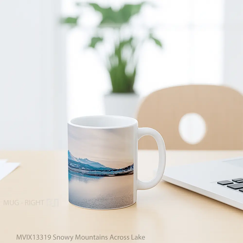 Mug Snowy Mountains Across Lake Gelas Pemandangan Alam - All-side / Desain