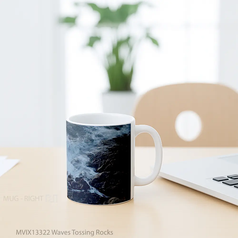 Mug Waves Tossing Rocks Gelas Keramik Unik - All-side / Desain
