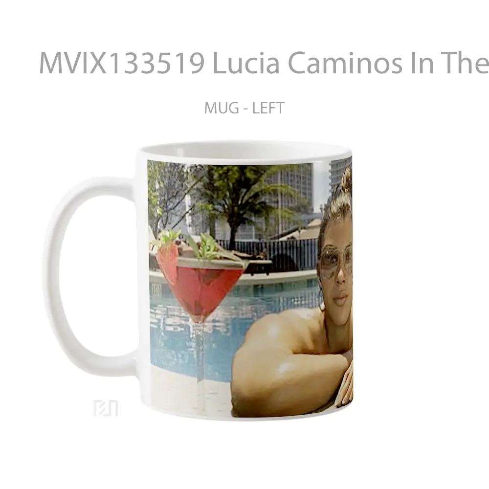 Mug Lucia Caminos In The Pool Gta 6 Gelas Keramik Unik - All-side / Desain
