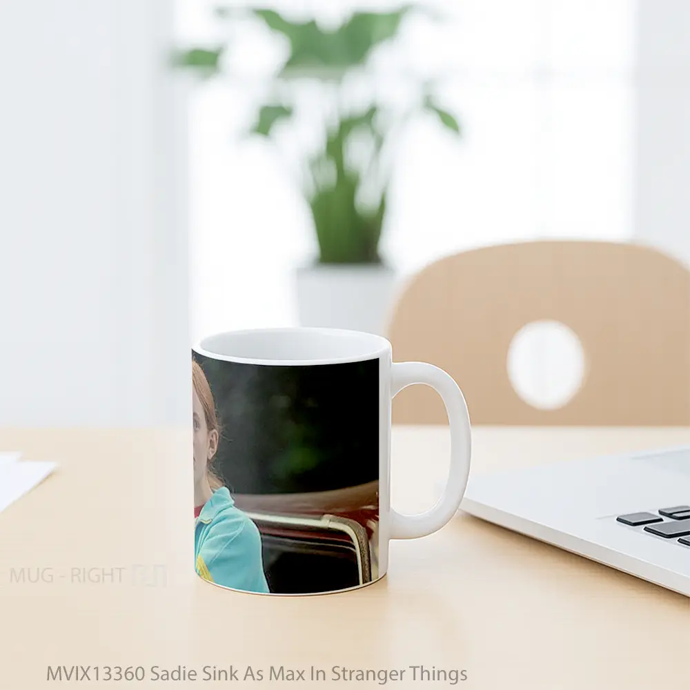 Mug Sadie Sink As Max In Stranger Things Gelas Keramik Unik - All-side / Desain