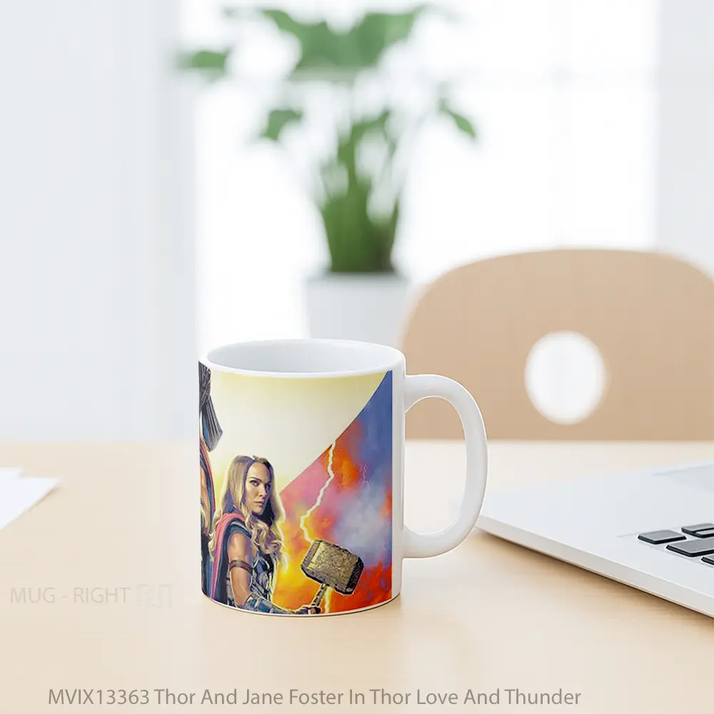 Mug Thor And Jane Foster In Thor Love And Thunder Gelas Superhero - All-side / Desain