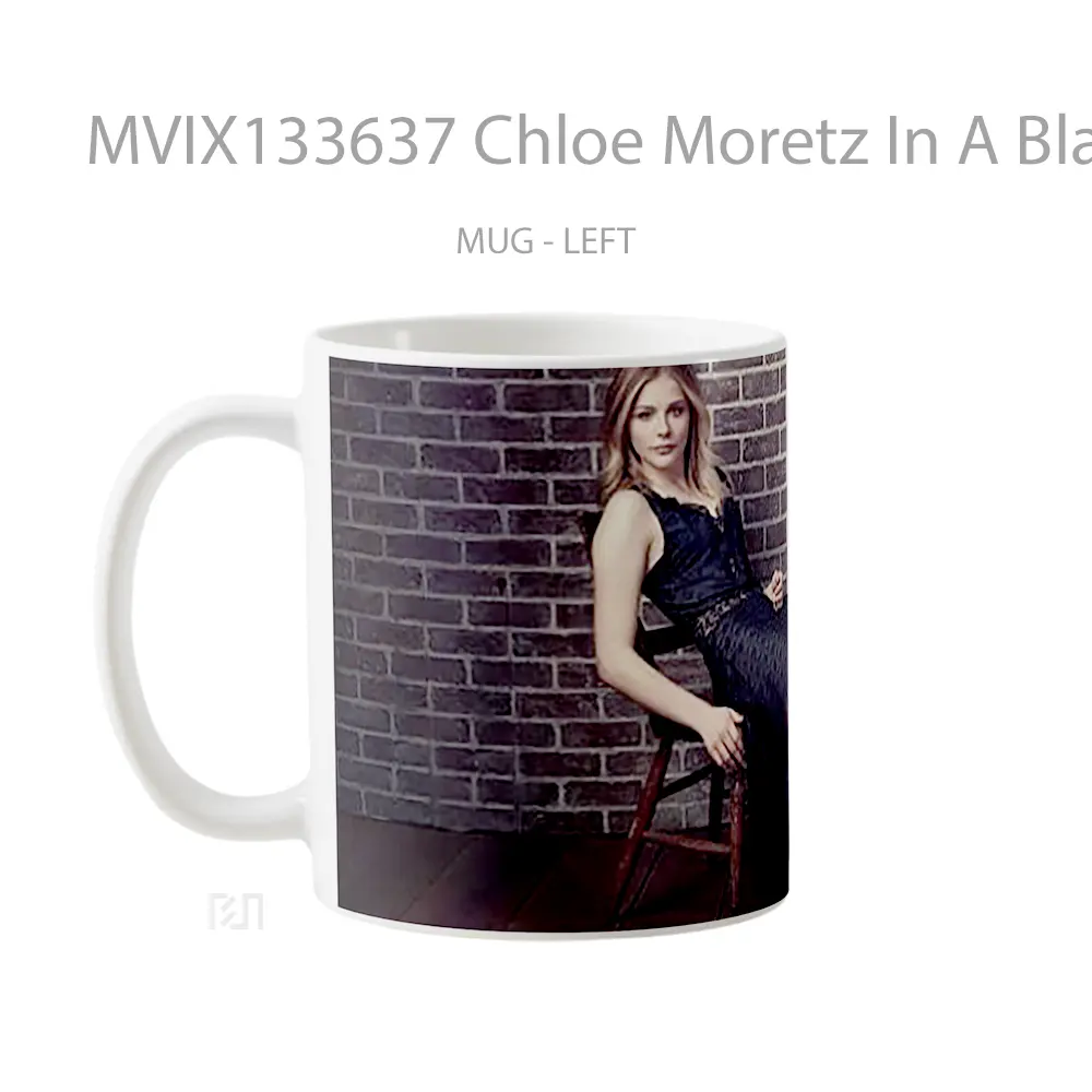 Mug Chloe Moretz In A Black Dress Gelas Keramik Unik - All-side / Desain
