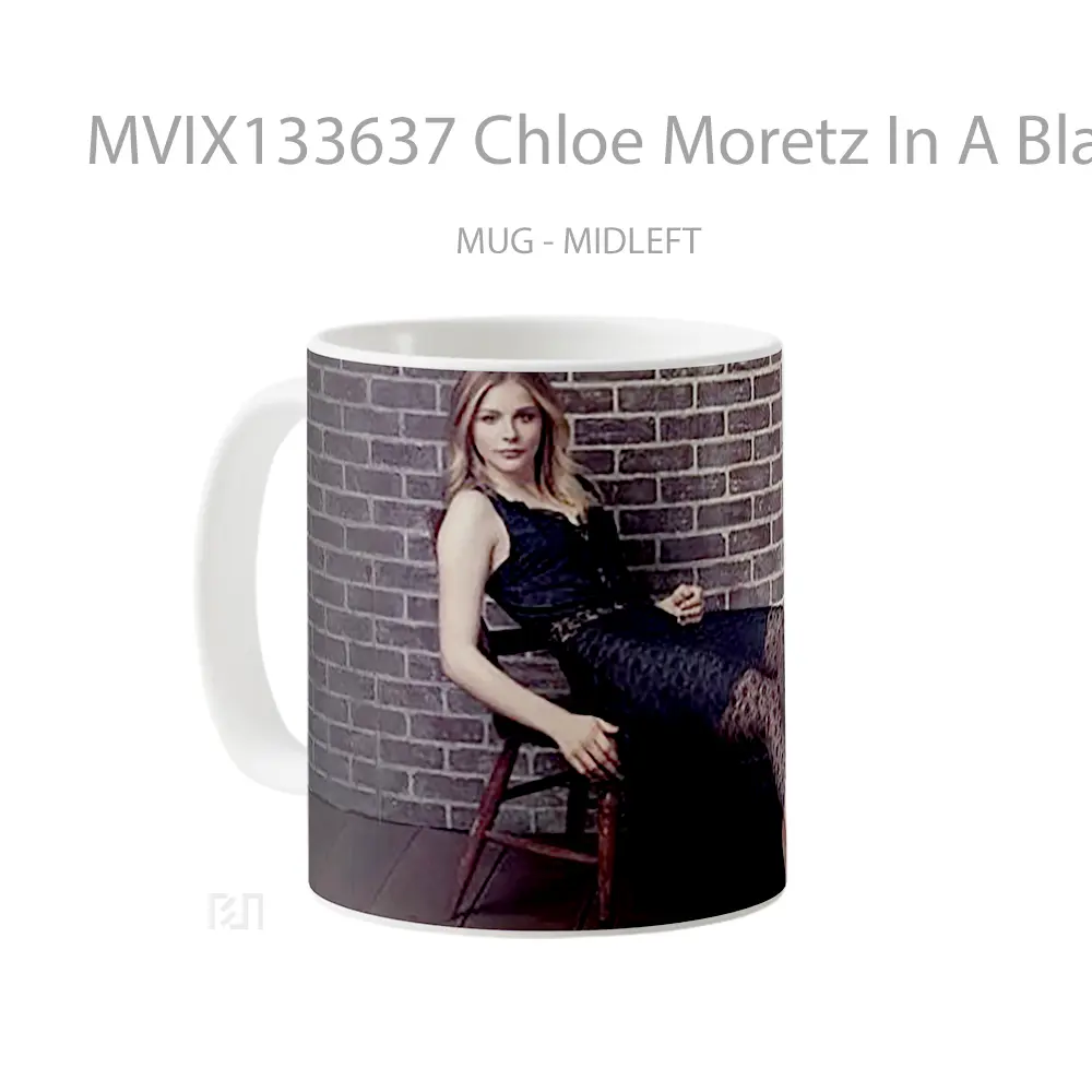 Mug Chloe Moretz In A Black Dress Gelas Keramik Unik - All-side / Desain
