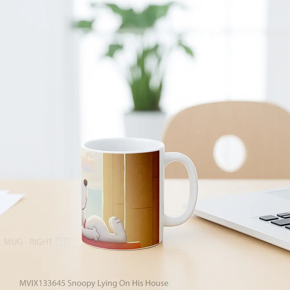 Mug Snoopy Lying On His House Gelas Keramik Unik - All-side / Desain