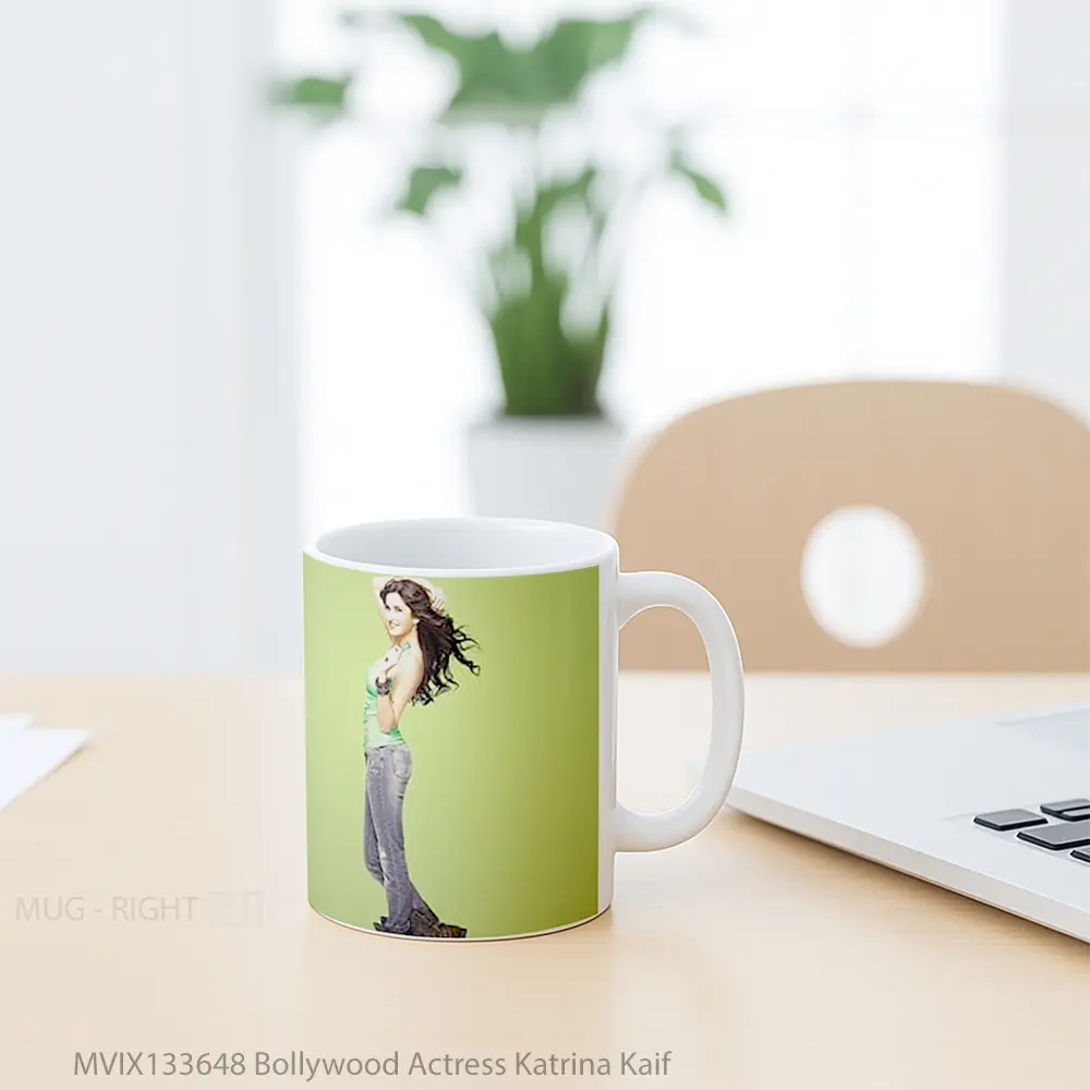 Mug Bollywood Actress Katrina Kaif Gelas Keramik Unik - All-side / Desain