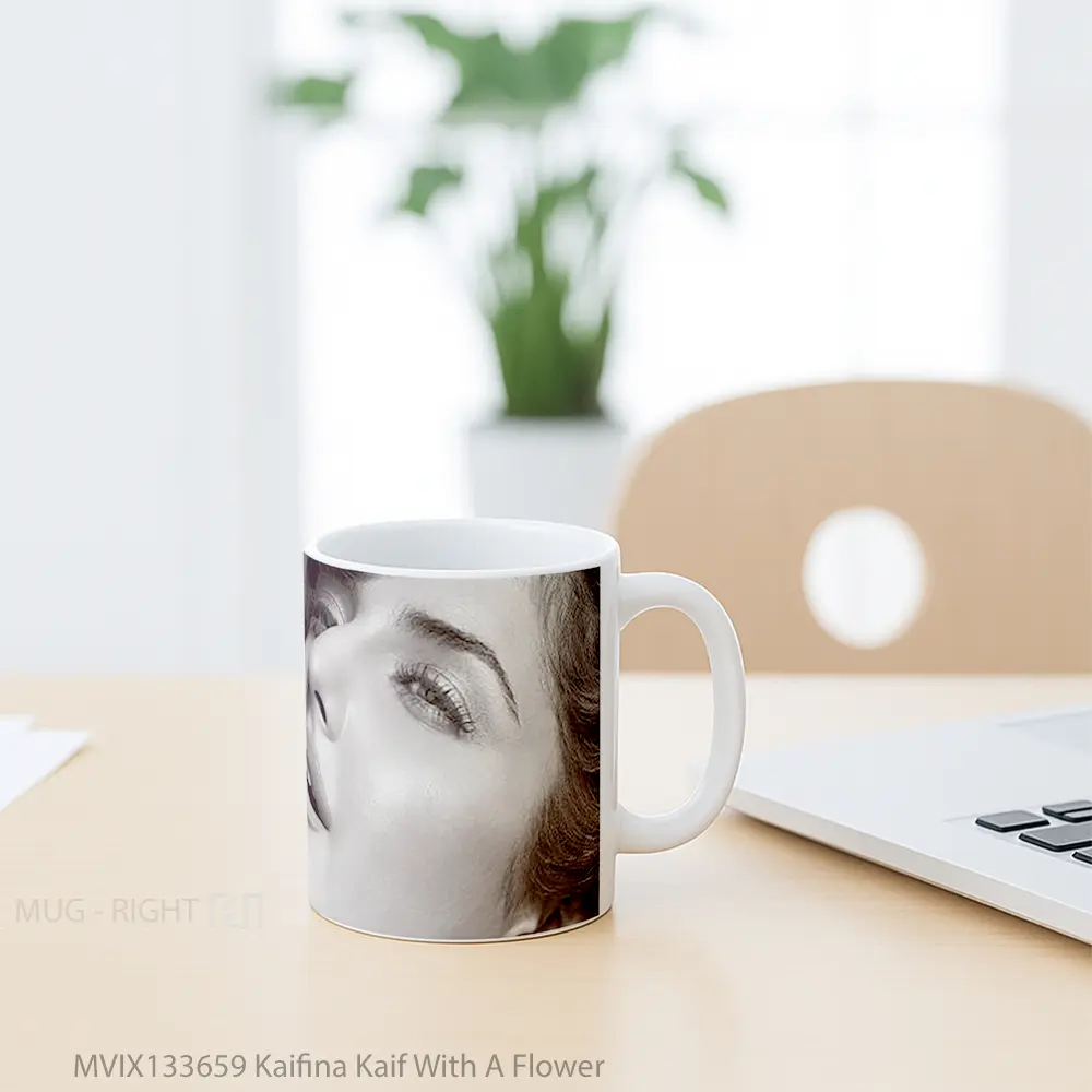 Mug Kaifina Kaif With A Flower Gelas Pemandangan Alam - All-side / Desain