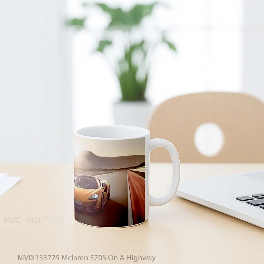 Mug Mclaren 570S On A Highway Gelas Keramik Unik - All-side / Desain