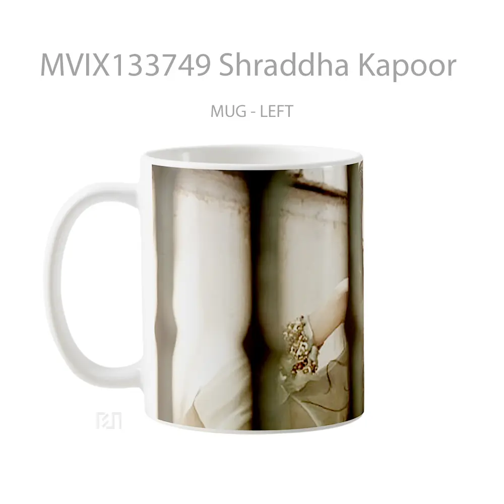 Mug Shraddha Kapoor Gelas Keramik Unik - All-side / Desain