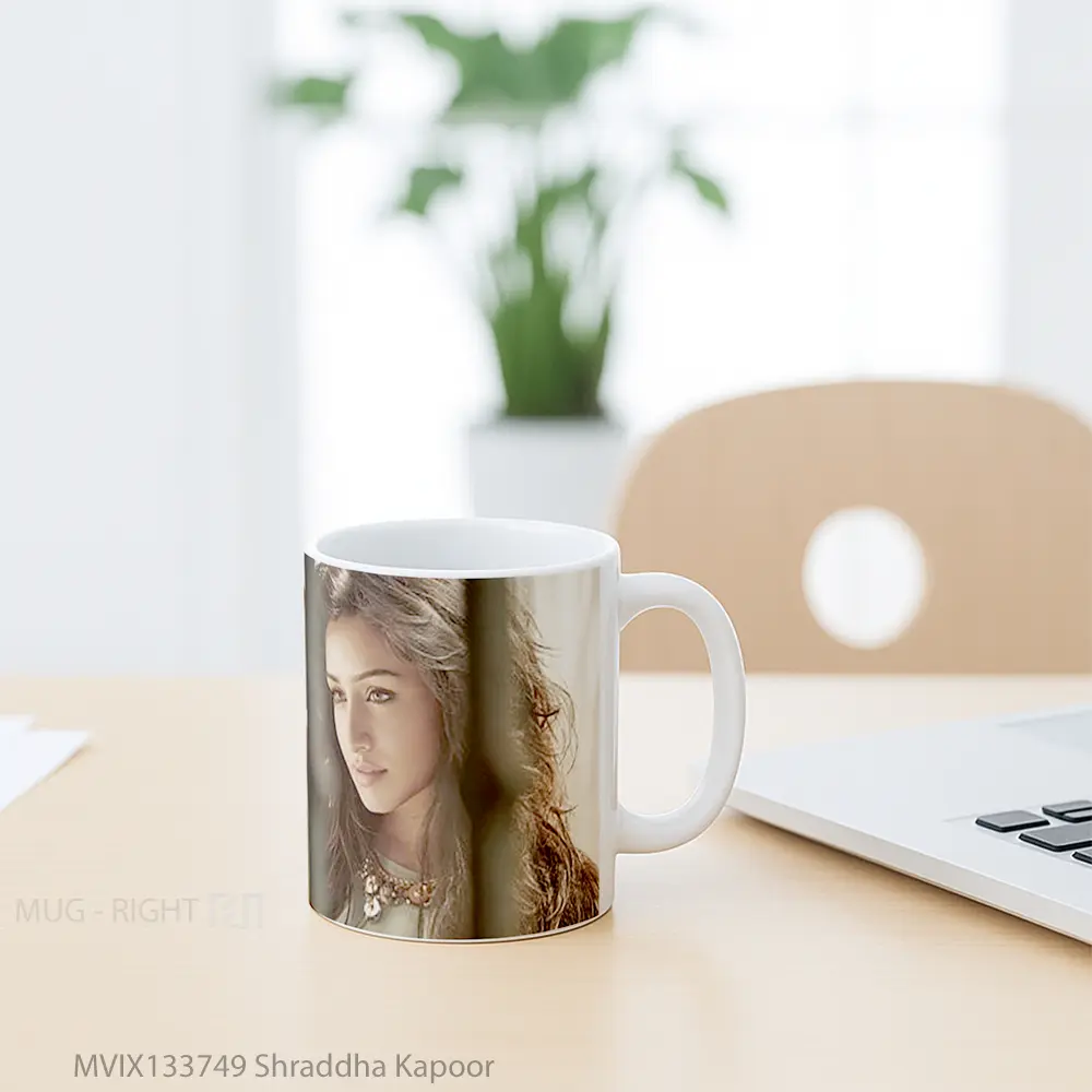 Mug Shraddha Kapoor Gelas Keramik Unik - All-side / Desain