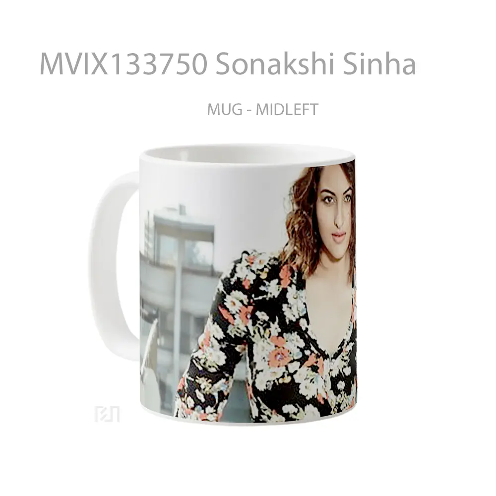 Mug Sonakshi Sinha Gelas Keramik Unik - All-side / Desain