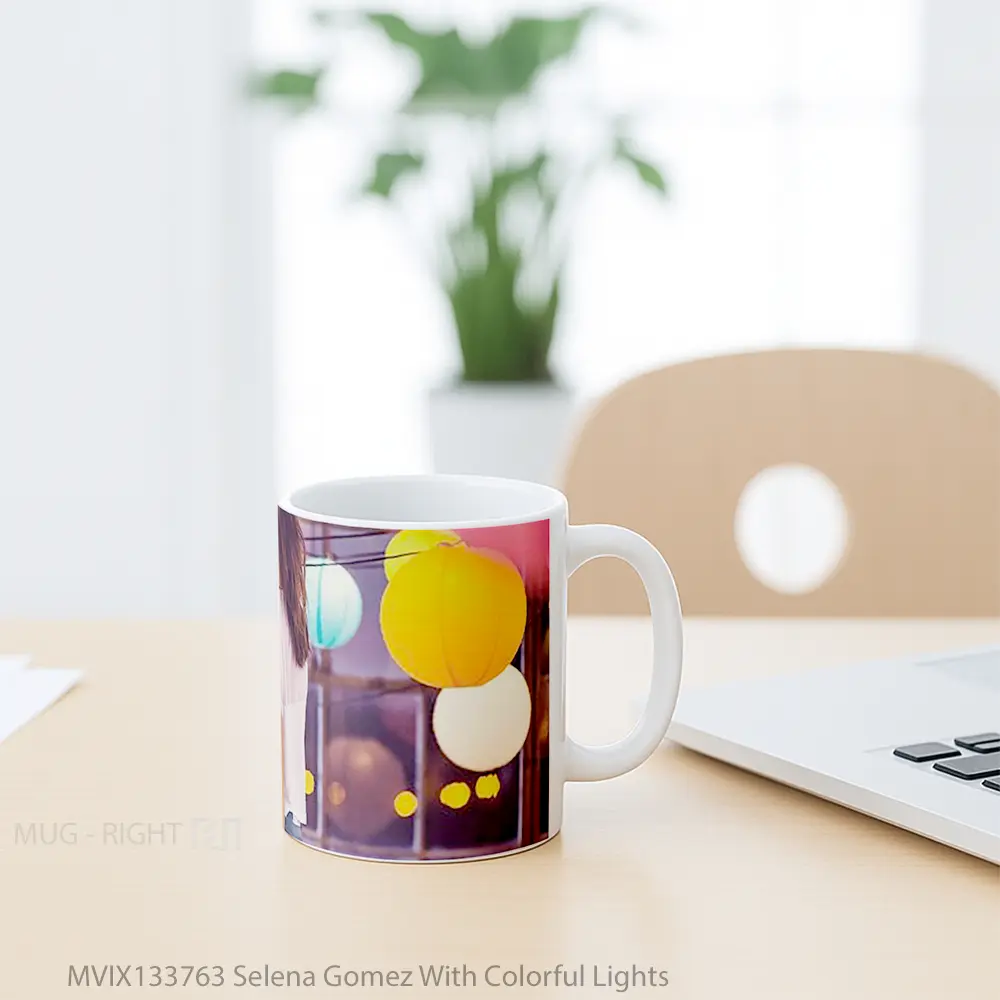 Mug Selena Gomez With Colorful Lights Gelas Selebriti - All-side / Desain