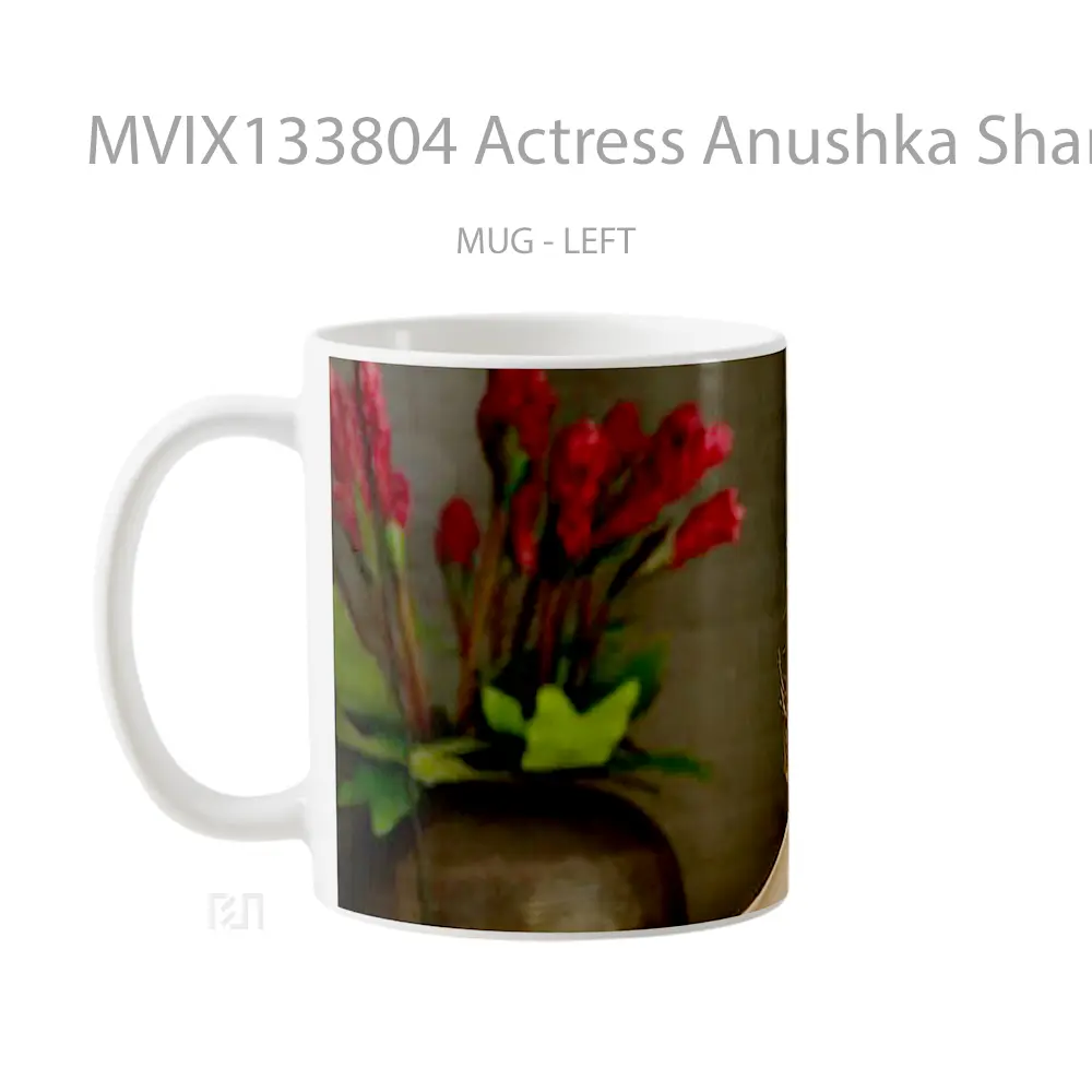 Mug Actress Anushka Sharma Gelas Keramik Unik - All-side / Desain
