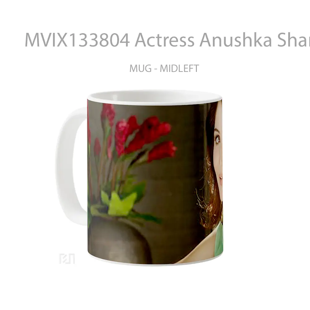 Mug Actress Anushka Sharma Gelas Keramik Unik - All-side / Desain