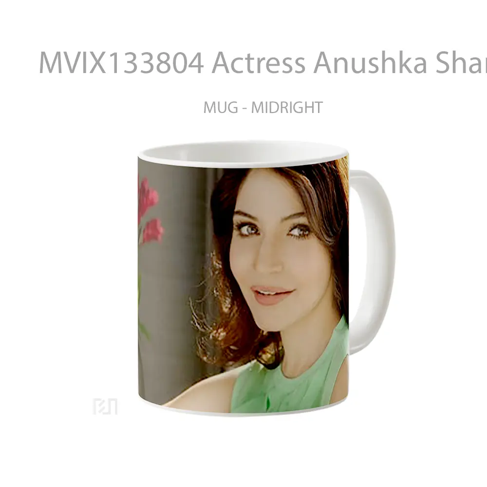 Mug Actress Anushka Sharma Gelas Keramik Unik - All-side / Desain