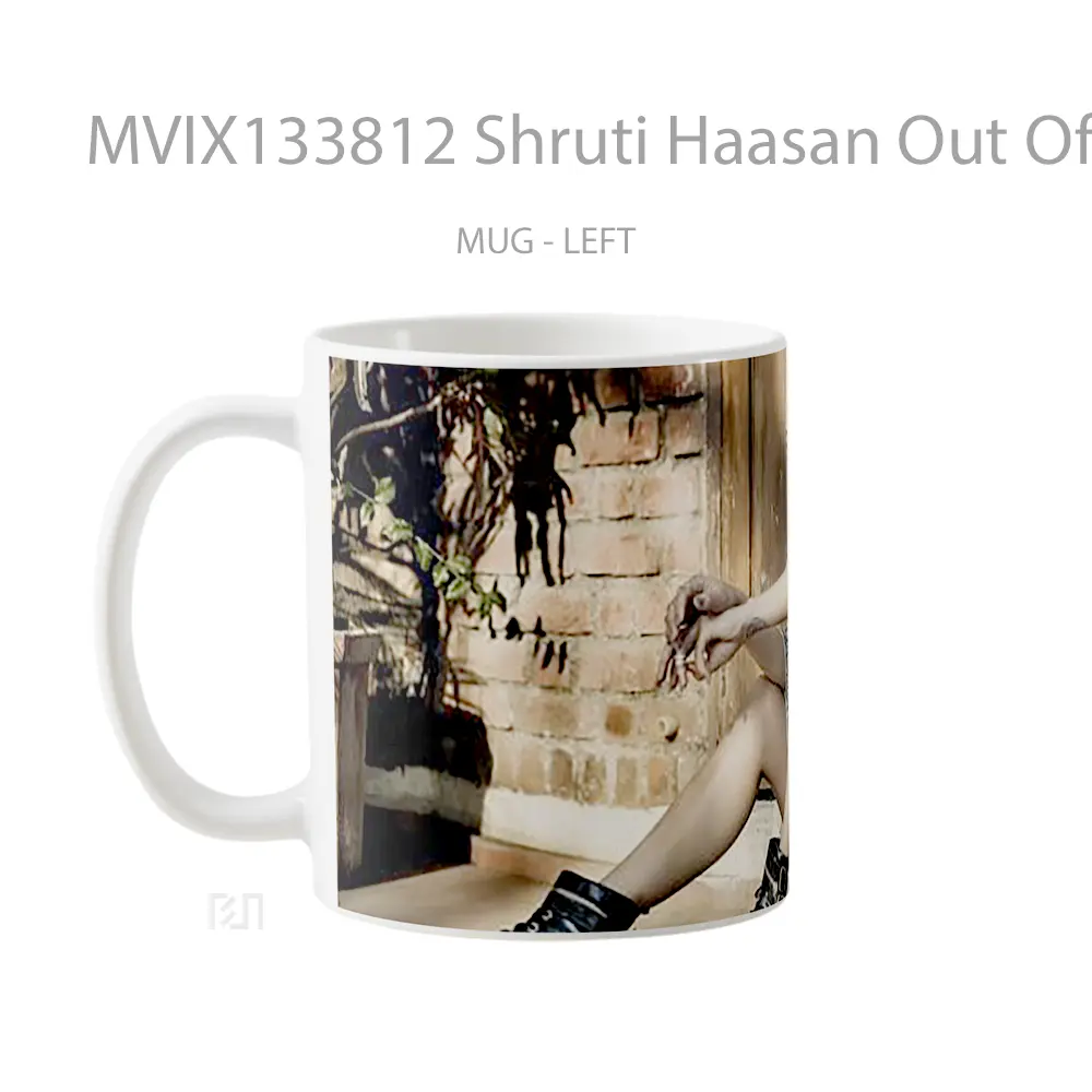 Mug Shruti Haasan Out Of A House Gelas Keramik Unik - All-side / Desain