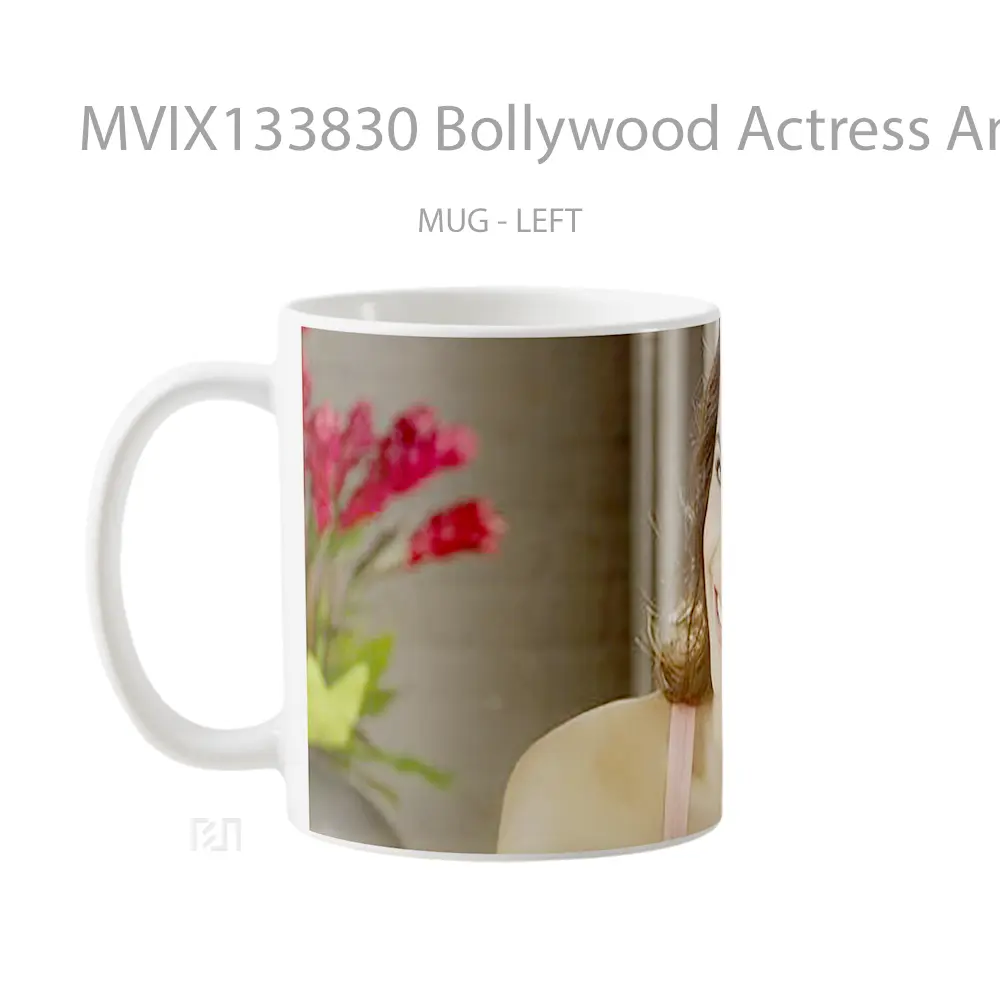 Mug Bollywood Actress Anushka Sharma V1 Gelas Keramik Unik - All-side / Desain