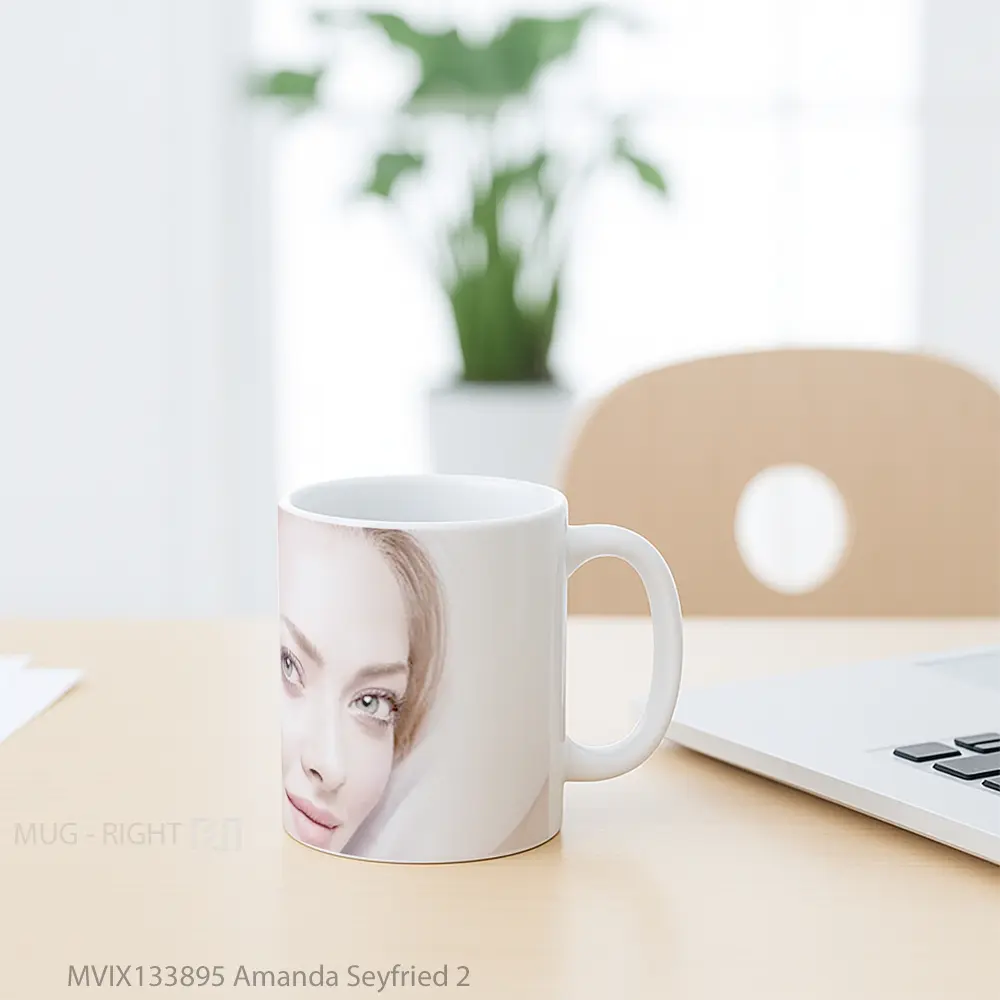 Mug Amanda Seyfried 2 Gelas Keramik Unik - All-side / Desain