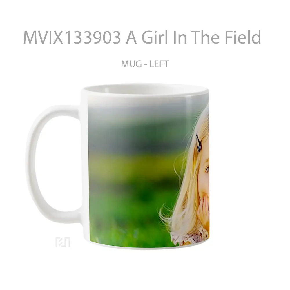 Mug A Girl In The Field Gelas Pemandangan Alam - All-side / Desain