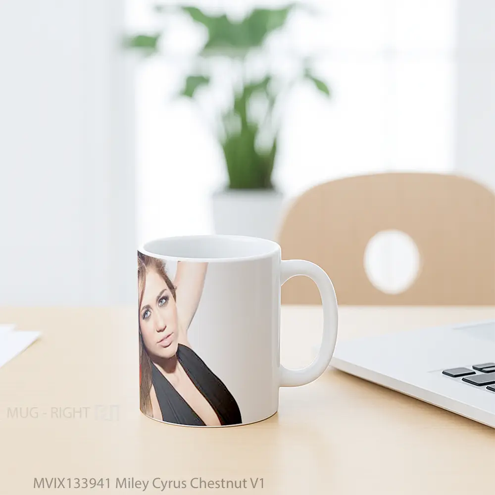 Mug Miley Cyrus Chestnut V1 Gelas Selebriti - All-side / Desain