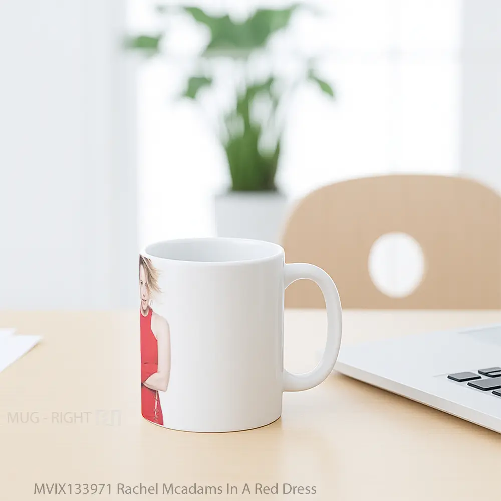 Mug Rachel Mcadams In A Red Dress Gelas Keramik Unik - All-side / Desain