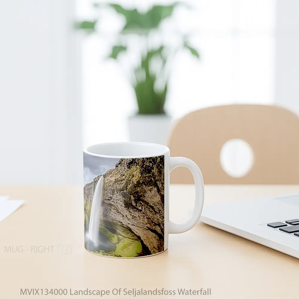 Mug Landscape Of Seljalandsfoss Waterfall Gelas Pemandangan Alam - All-side / Desain