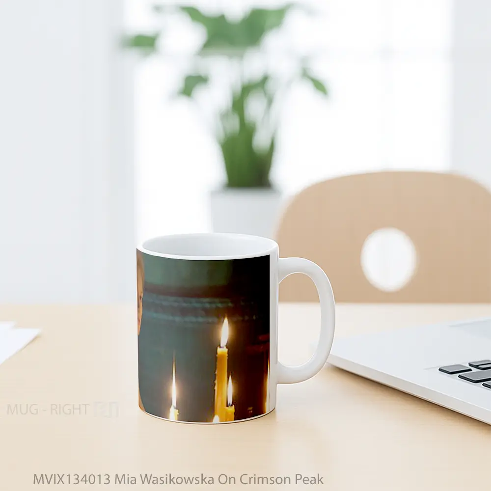 Mug Mia Wasikowska On Crimson Peak Gelas Keramik Unik - All-side / Desain