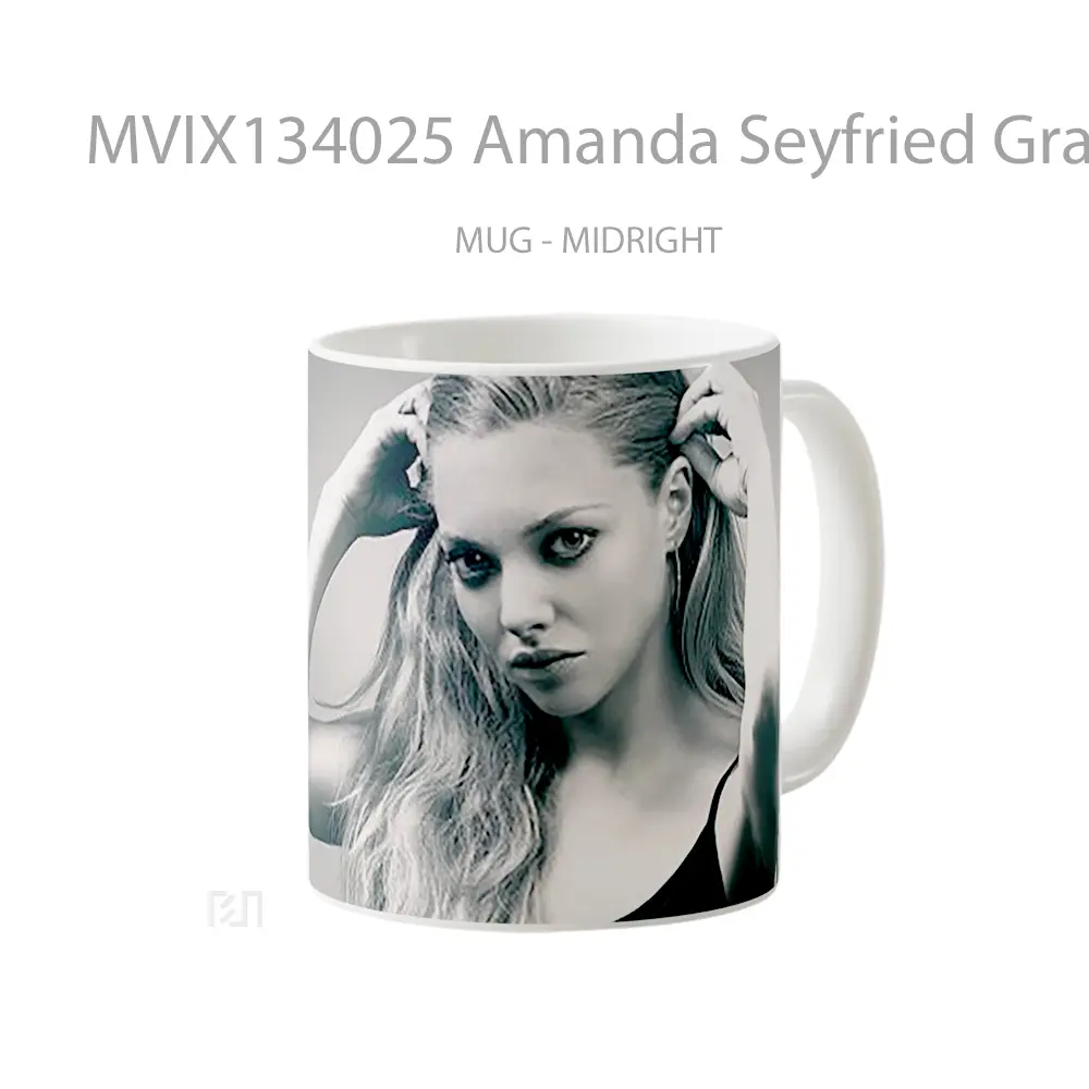 Mug Amanda Seyfried Grayscale Gelas Keramik Unik - All-side / Desain