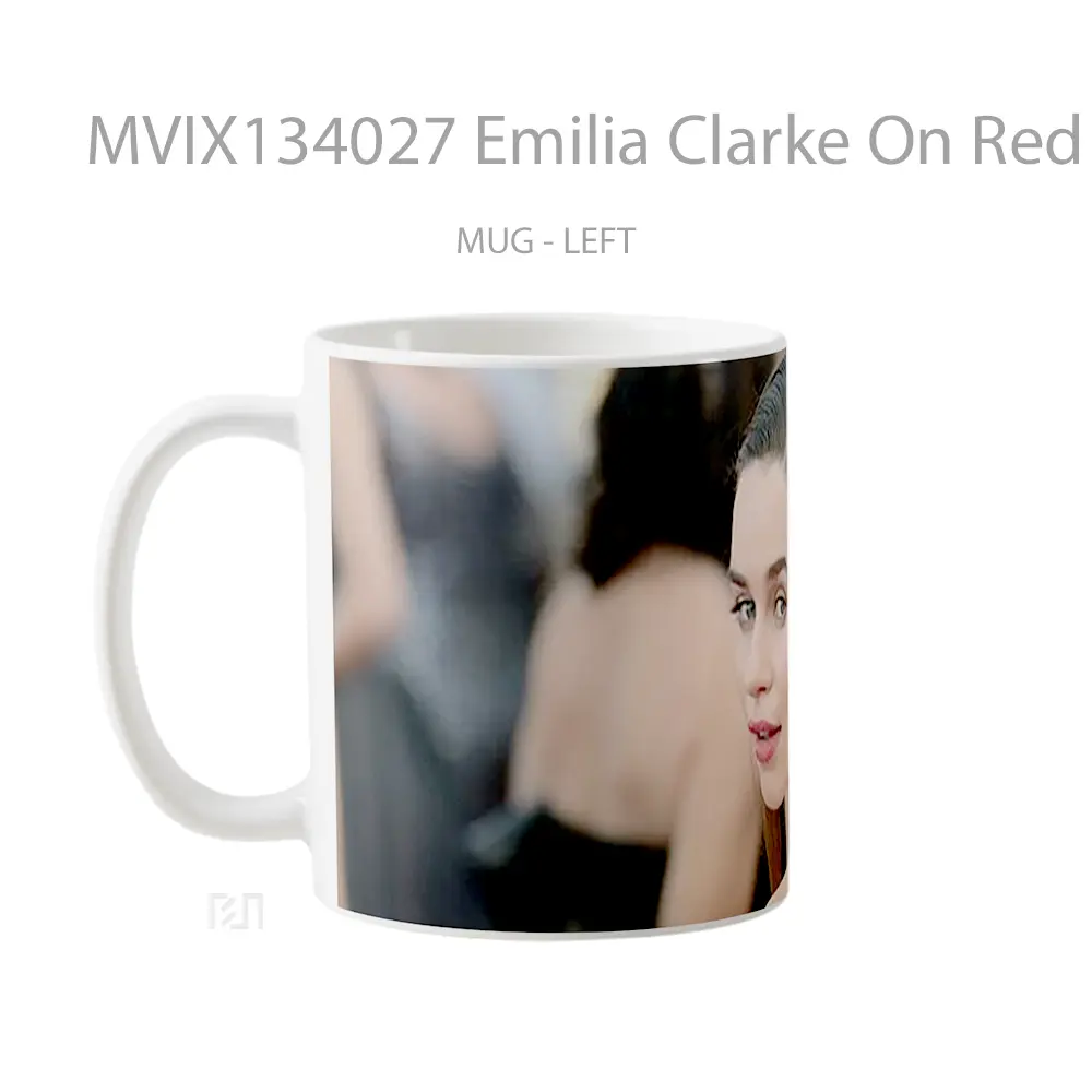 Mug Emilia Clarke On Red Carpet Gelas Keramik Unik - All-side / Desain