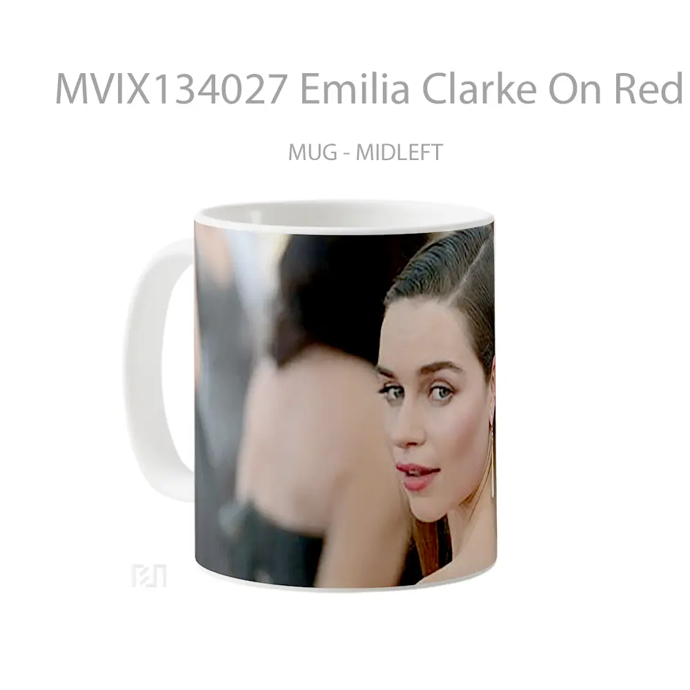 Mug Emilia Clarke On Red Carpet Gelas Keramik Unik - All-side / Desain