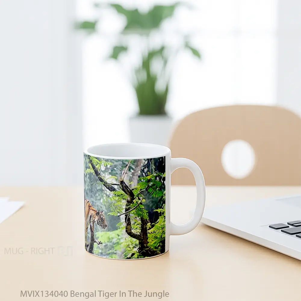Mug Bengal Tiger In The Jungle Gelas Hewan Lucu - All-side / Desain