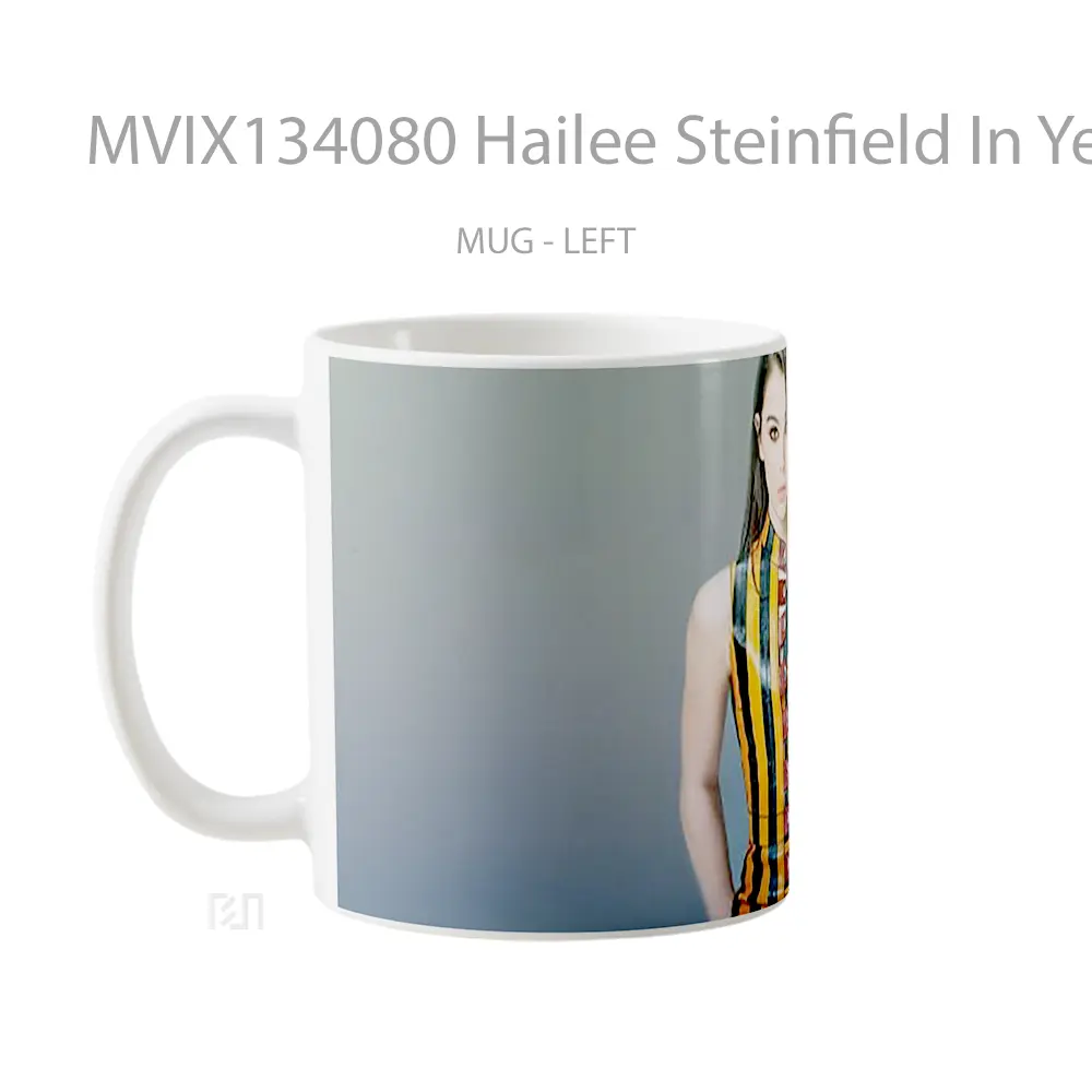 Mug Hailee Steinfield In Yellow Gelas Keramik Unik - All-side / Desain
