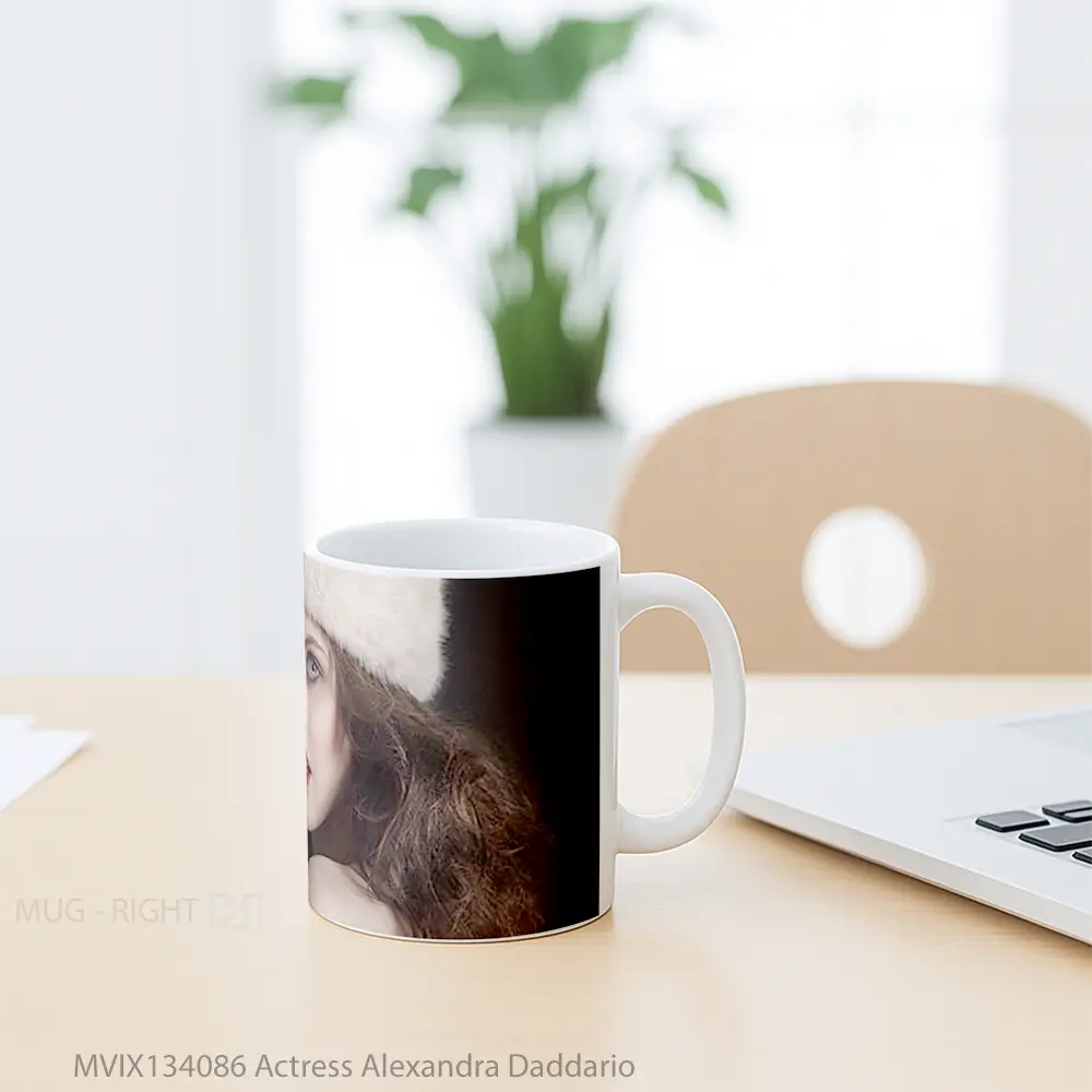 Mug Actress Alexandra Daddario Gelas Selebriti - All-side / Desain
