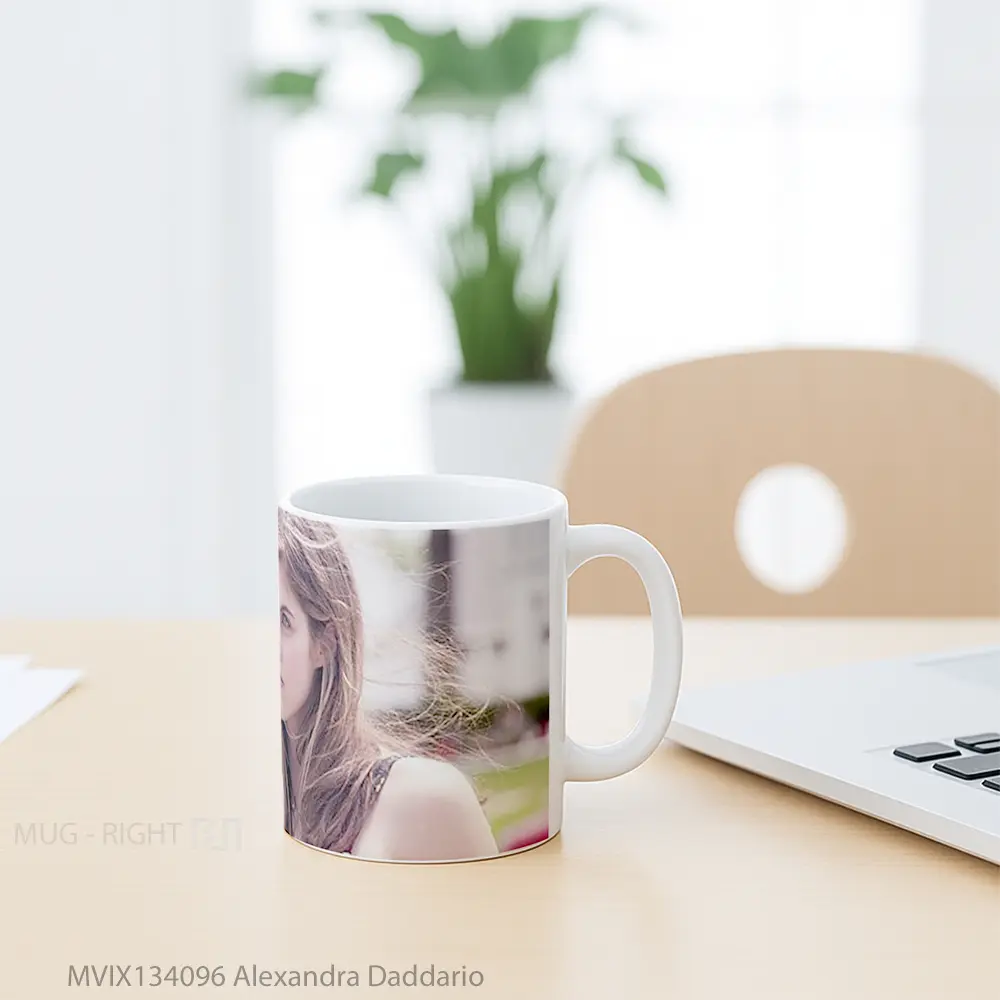 Mug Alexandra Daddario Gelas Selebriti - All-side / Desain