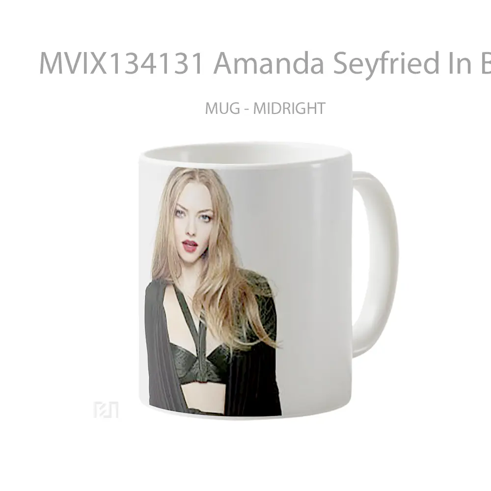 Mug Amanda Seyfried In Black Gelas Keramik Unik - All-side / Desain