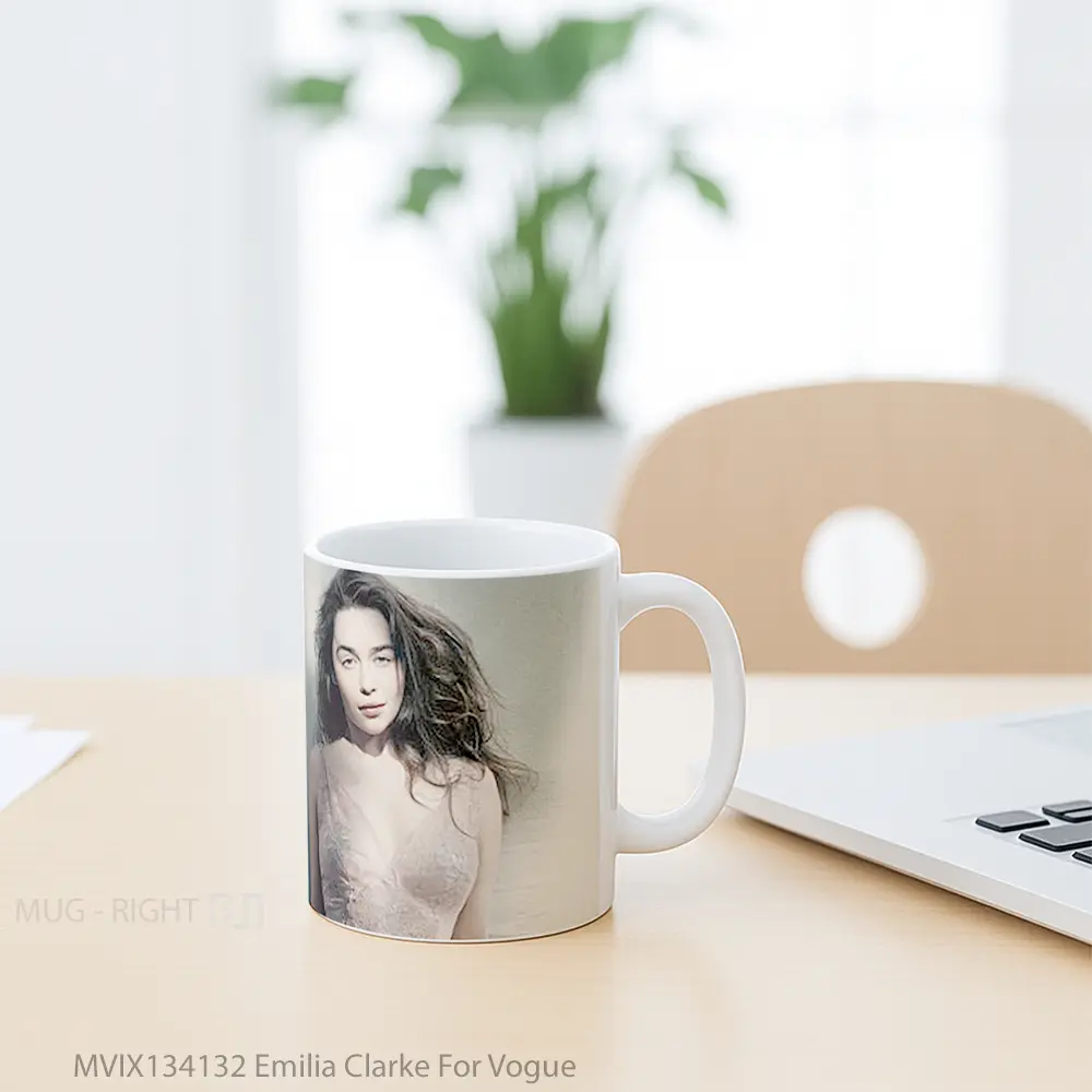 Mug Emilia Clarke For Vogue Gelas Keramik Unik - All-side / Desain