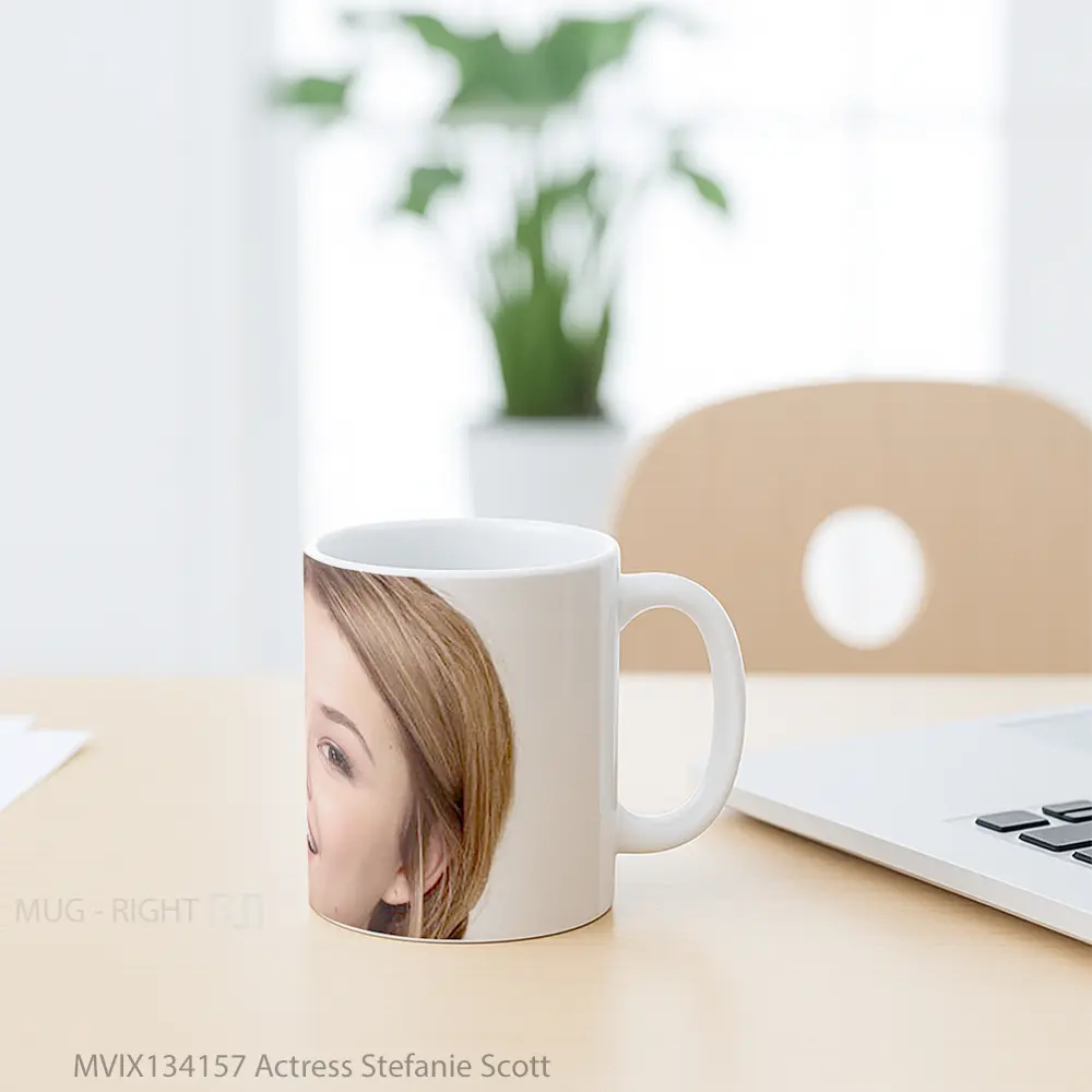Mug Actress Stefanie Scott Gelas Keramik Unik - All-side / Desain