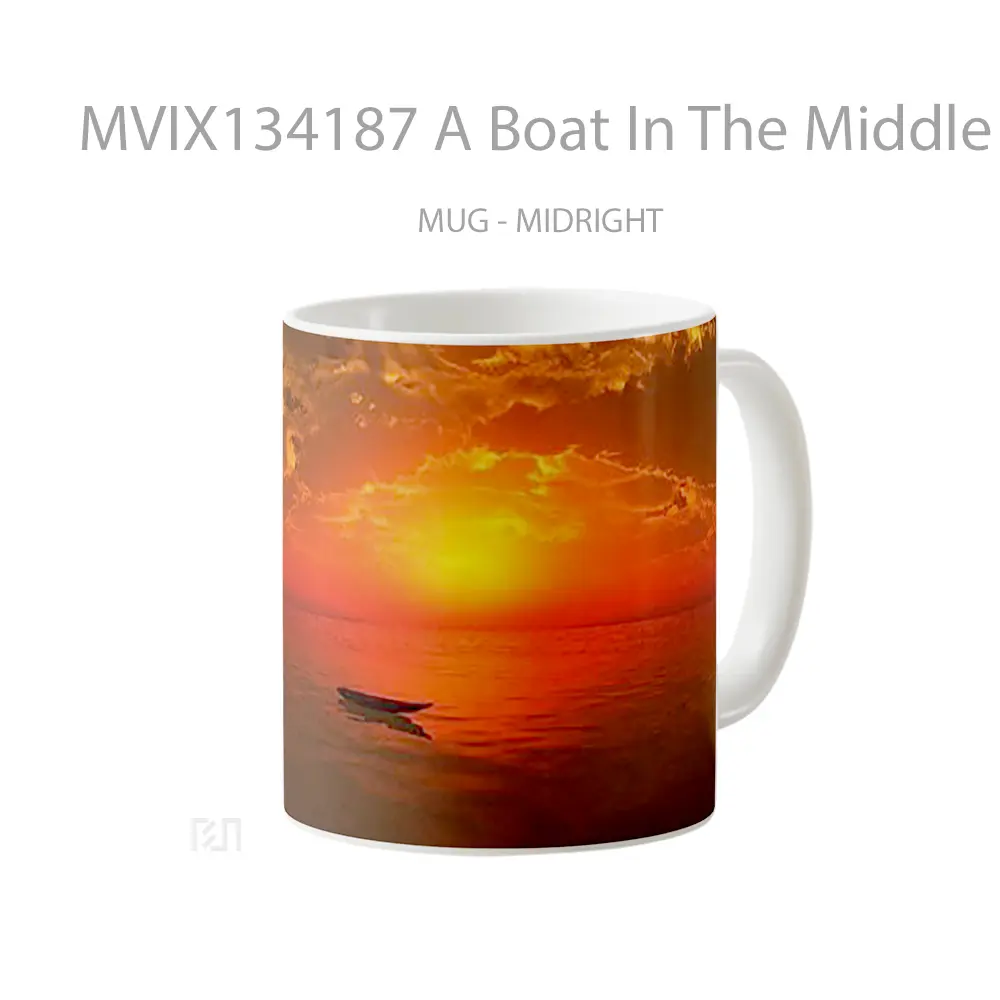 Mug A Boat In The Middle Of The Sea Gelas Pemandangan Alam - All-side / Desain