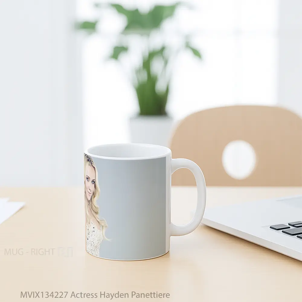 Mug Actress Hayden Panettiere Gelas Keramik Unik - All-side / Desain