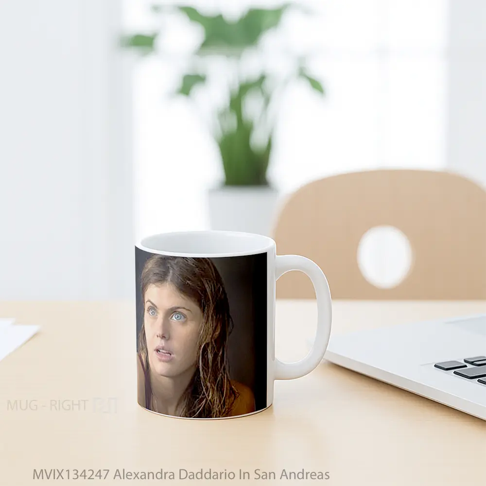 Mug Alexandra Daddario In San Andreas Gelas Selebriti - All-side / Desain