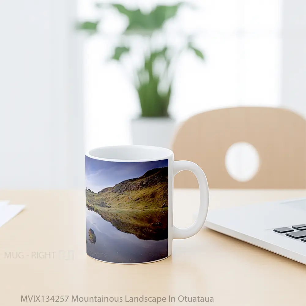 Mug Mountainous Landscape In Otuataua Gelas Pemandangan Alam - All-side / Desain