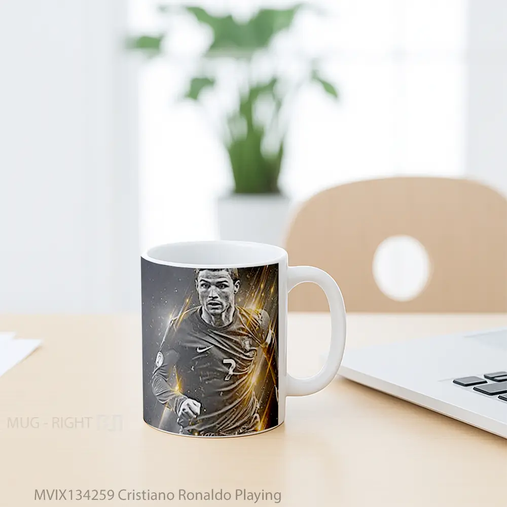 Mug Cristiano Ronaldo Playing Gelas Keramik Unik - All-side / Desain