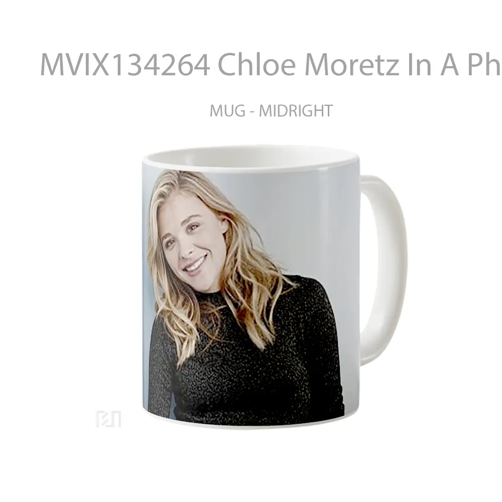 Mug Chloe Moretz In A Photoshoot Gelas Keramik Unik - All-side / Desain