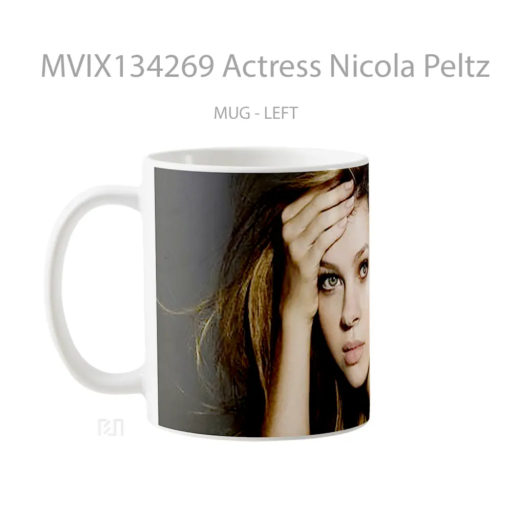 Mug Actress Nicola Peltz Gelas Keramik Unik - All-side / Desain