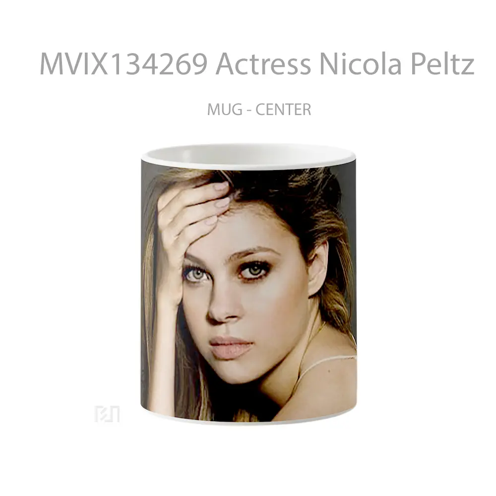 Mug Actress Nicola Peltz Gelas Keramik Unik