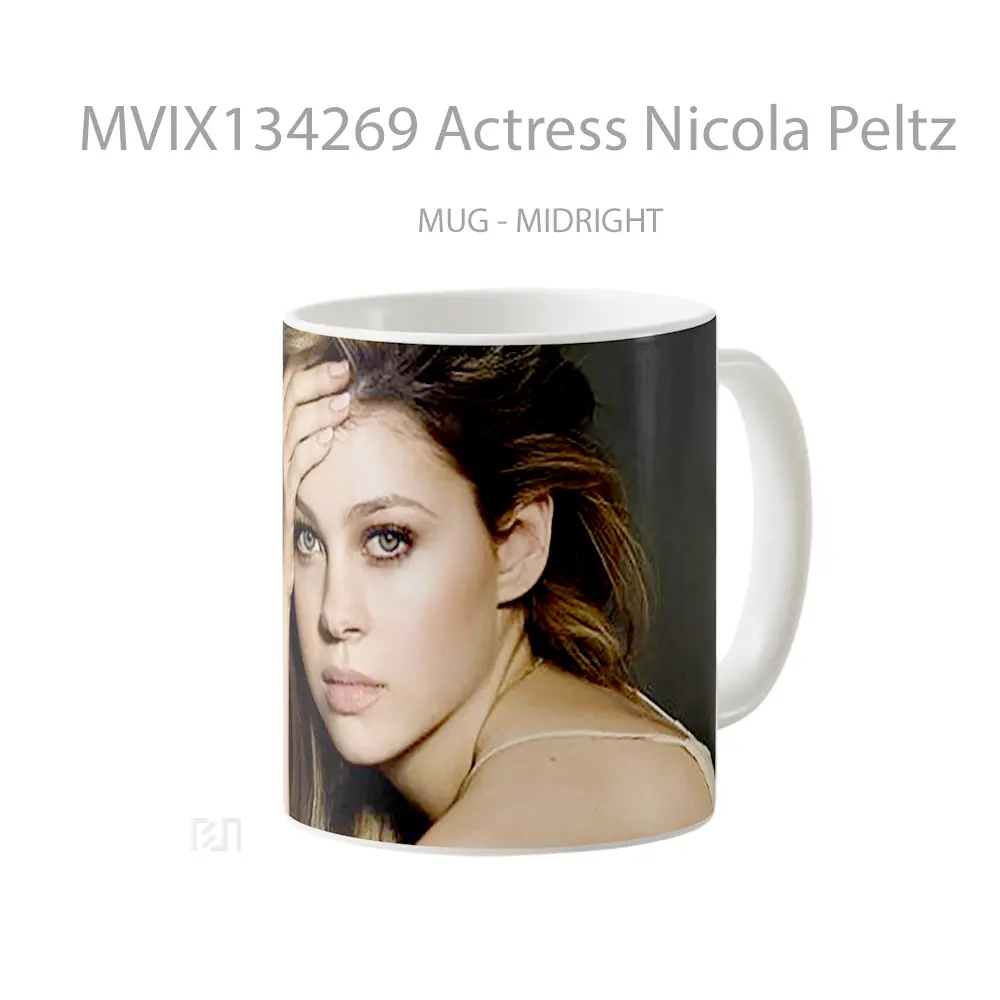 Mug Actress Nicola Peltz Gelas Keramik Unik - All-side / Desain