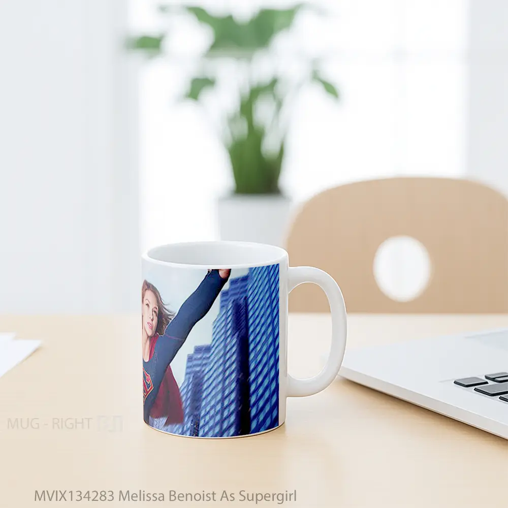 Mug Melissa Benoist As Supergirl Gelas Keramik Unik - All-side / Desain
