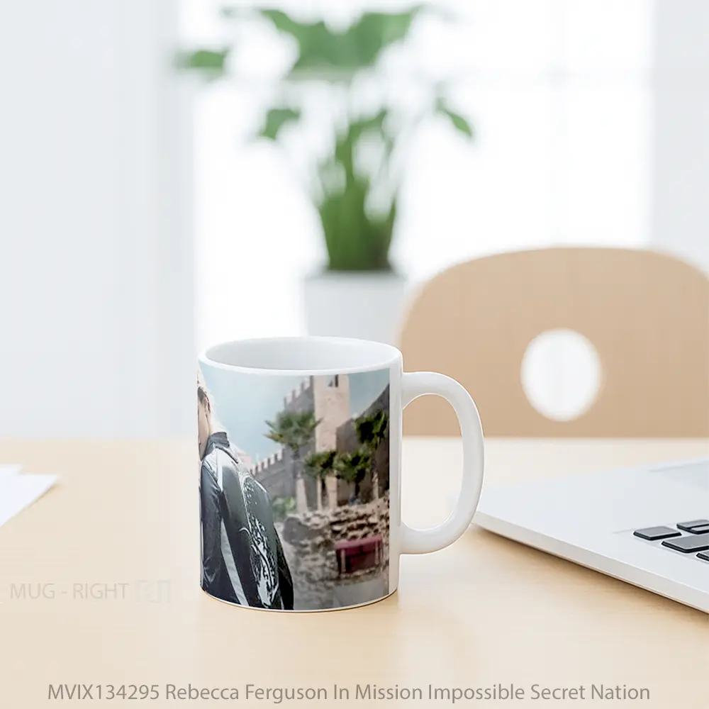 Mug Rebecca Ferguson In Mission Impossible Secret Nation Gelas Keramik Unik - All-side / Desain